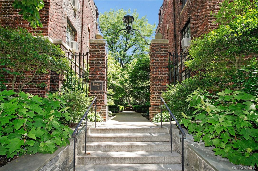 #12 photo, 20 N Broadway, White Plains , NY 10601