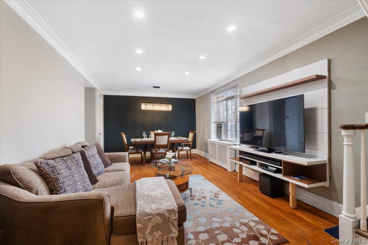 #4 photo, 20 N Broadway, White Plains , NY 10601