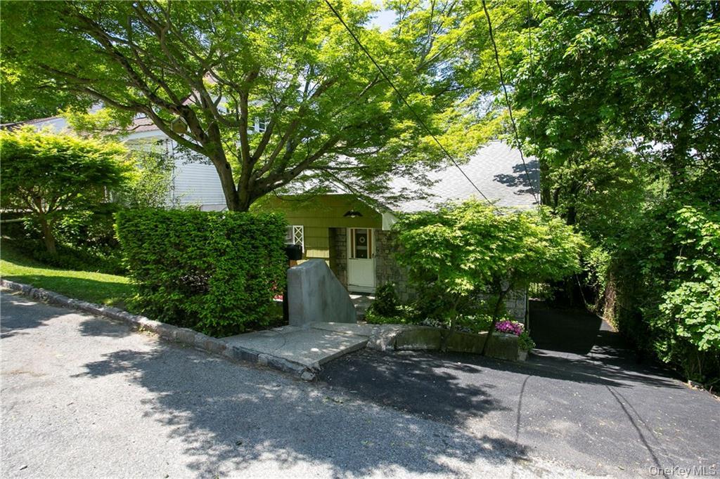 #2 photo, 72 Park ave Terrace, Yonkers , NY 10703