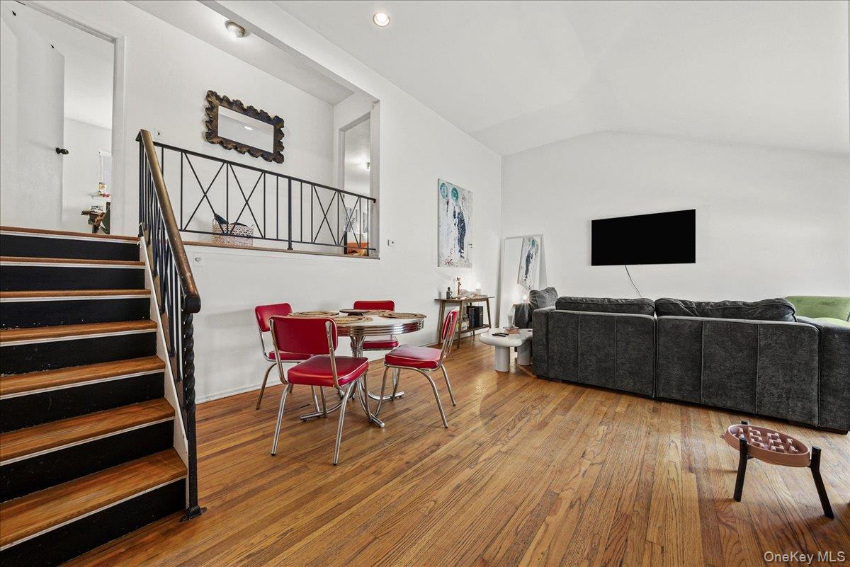 #20 photo, 72 Park ave Terrace, Yonkers , NY 10703