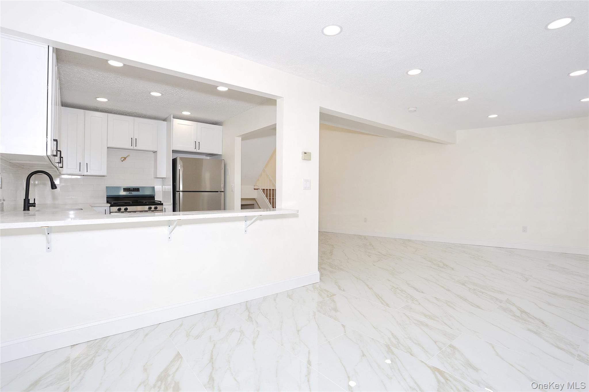 #11 photo, 269 Treetop Circle, 纽约州 Nanuet , NY 10954