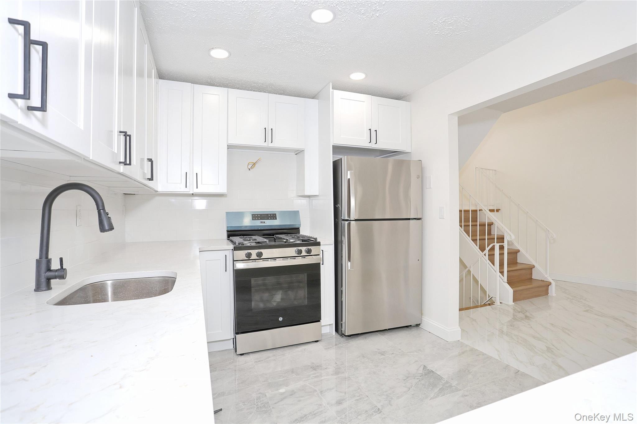 #13 photo, 269 Treetop Circle, 纽约州 Nanuet , NY 10954