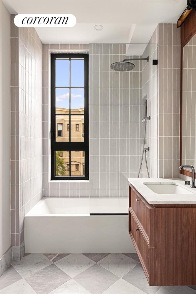 #7 photo, 755 WASHINGTON Avenue, הברונקס Crown Heights , NY 11238