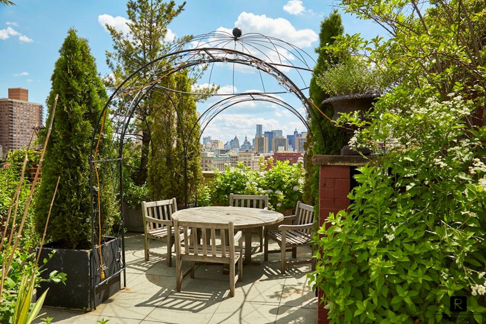 #9 photo, 41 5th Avenue, Greenwich Village , NY 10003