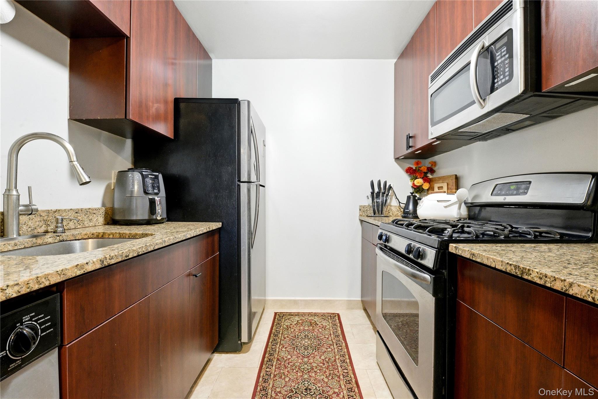 #13 photo, 141-16 84th Drive, Briarwood , NY 11435