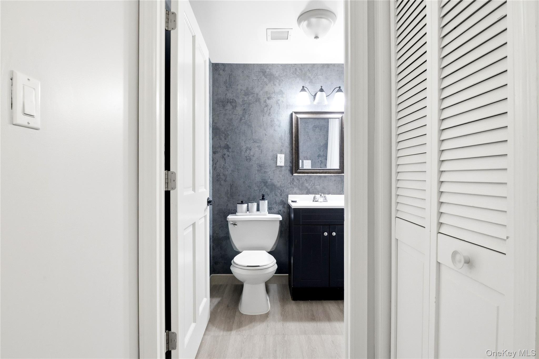 #6 photo, 141-16 84th Drive, Briarwood , NY 11435