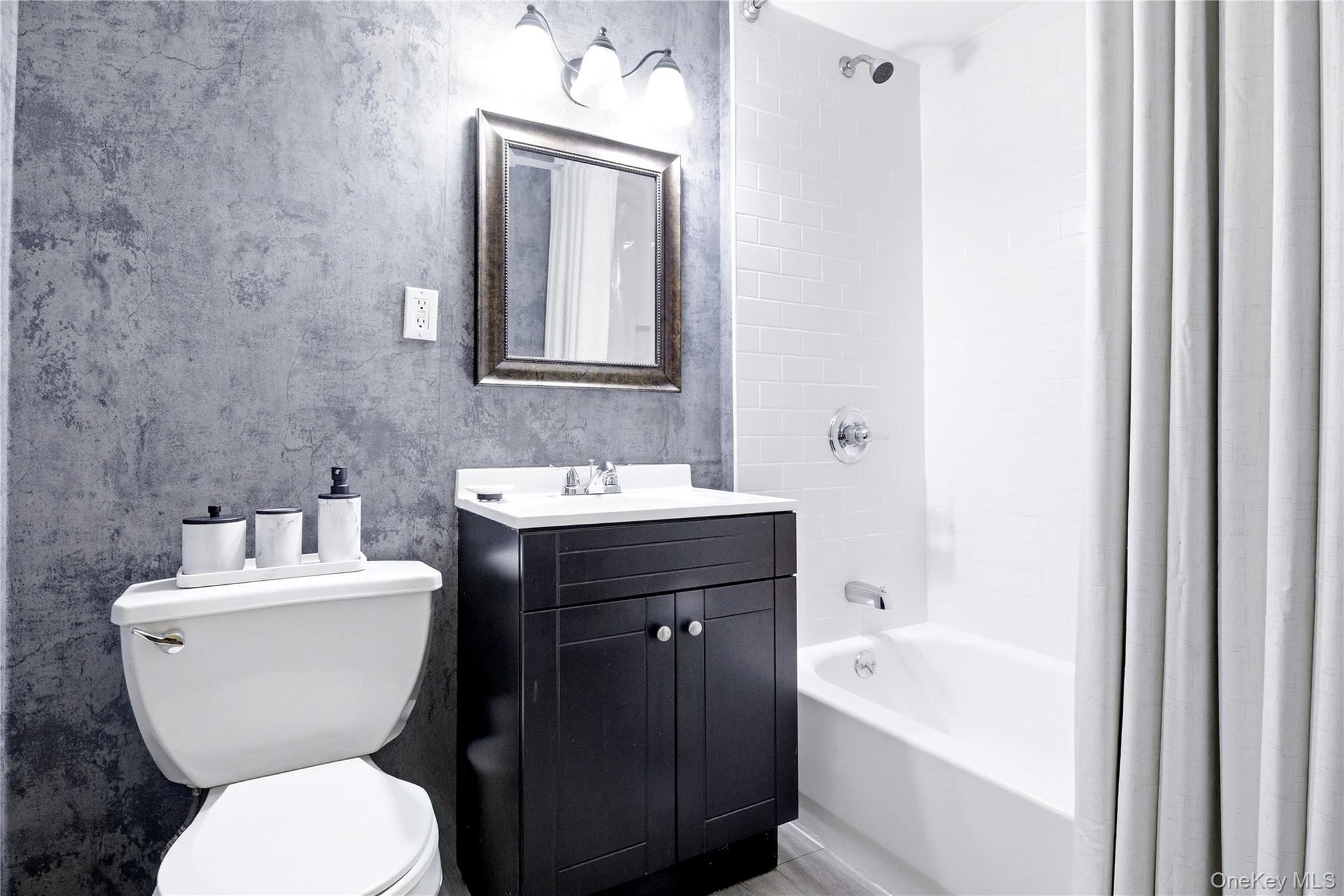 #7 photo, 141-16 84th Drive, Briarwood , NY 11435