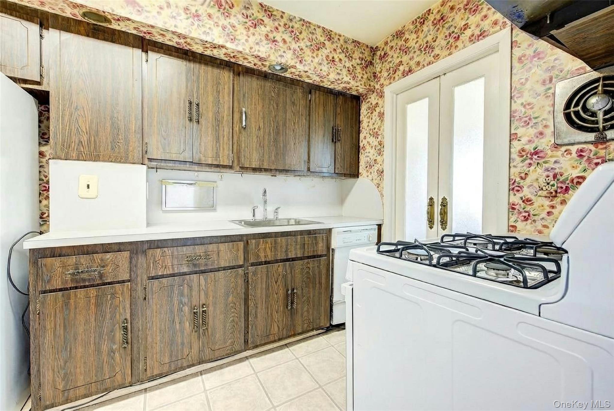 #12 photo, 7533 168th Street, Fresh Meadows , NY 11366