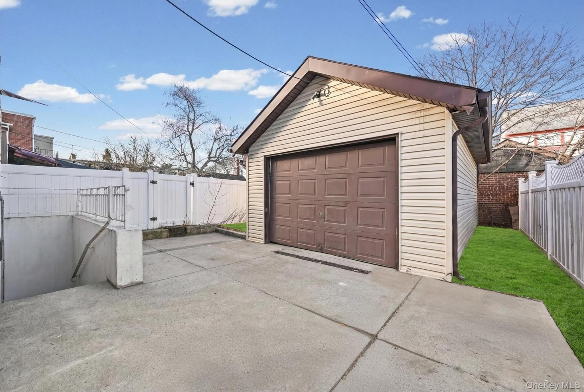 #17 photo, 176-25 133rd Avenue, Jamaica , NY 11434