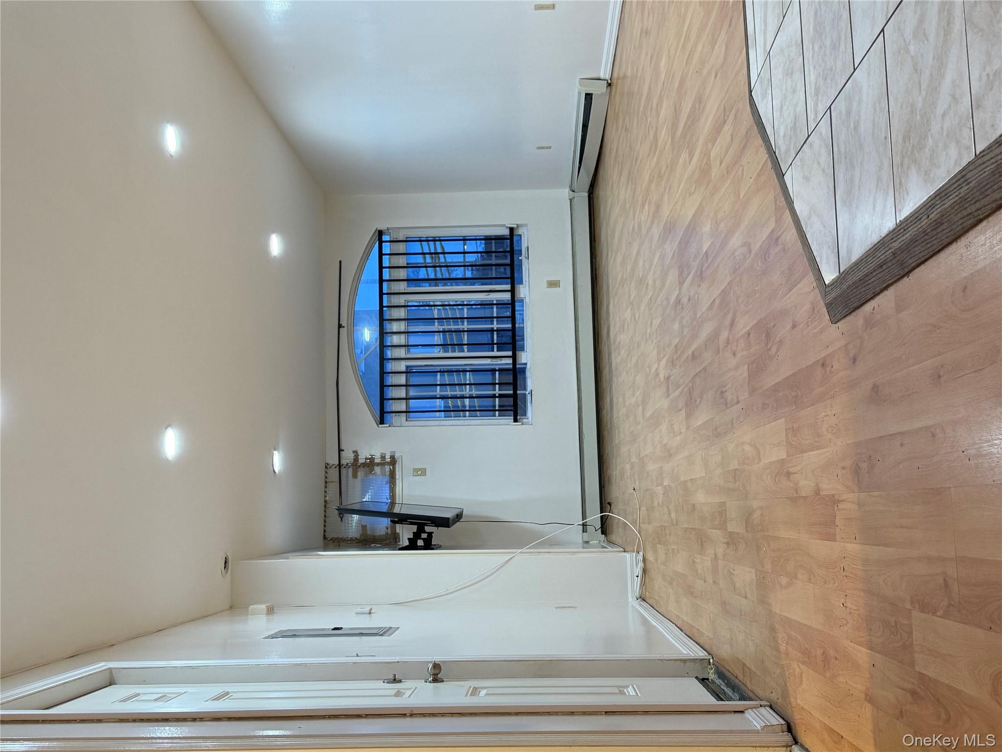 #3 photo, 176-6 Jamaica Avenue Street, Jamaica , NY 11432