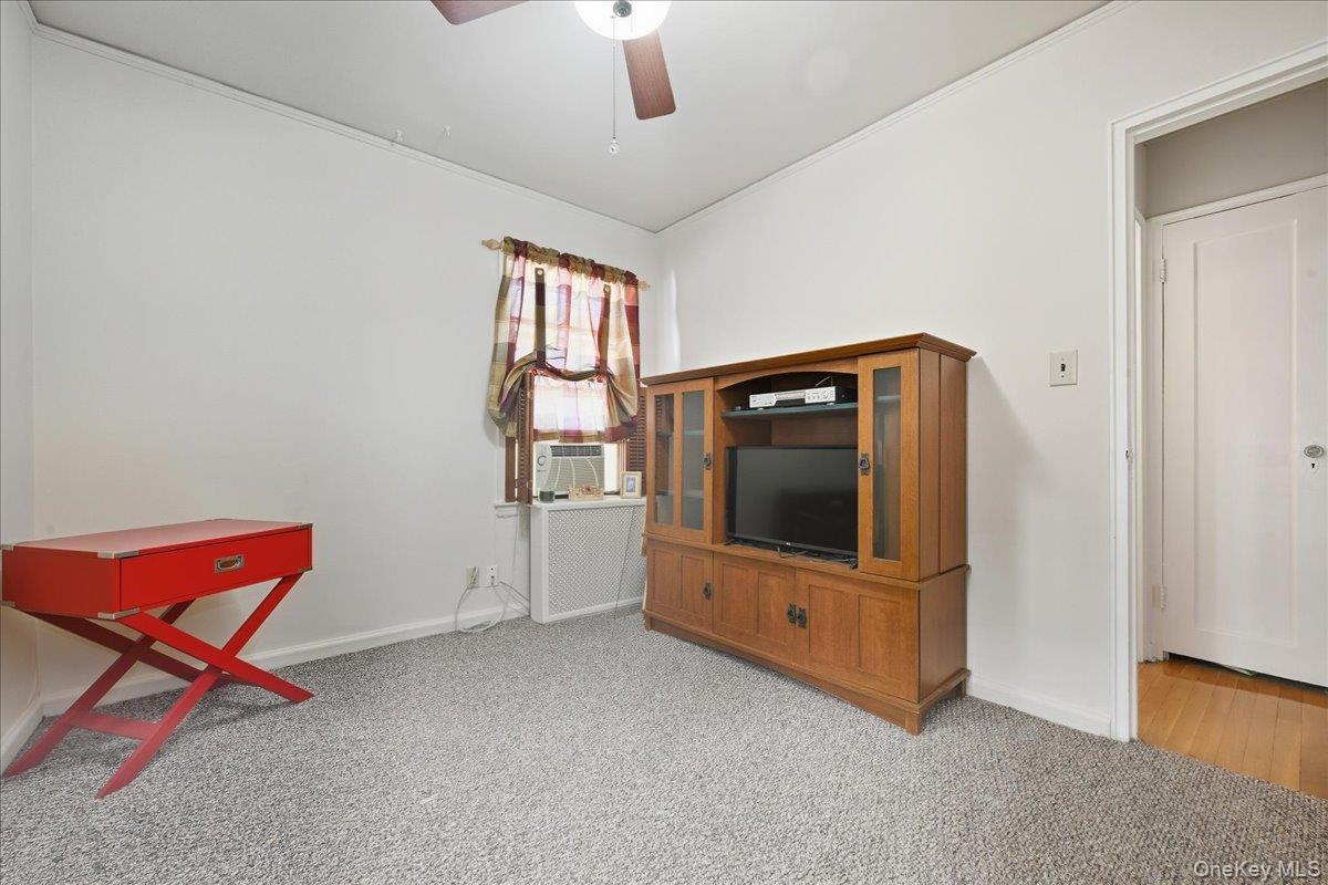 #15 photo, 38 Irving Lane, New Hyde Park , NY 11040