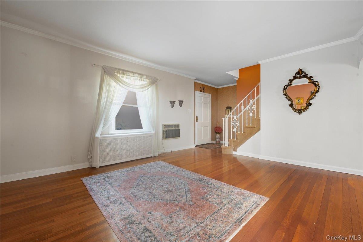 #6 photo, 38 Irving Lane, New Hyde Park , NY 11040