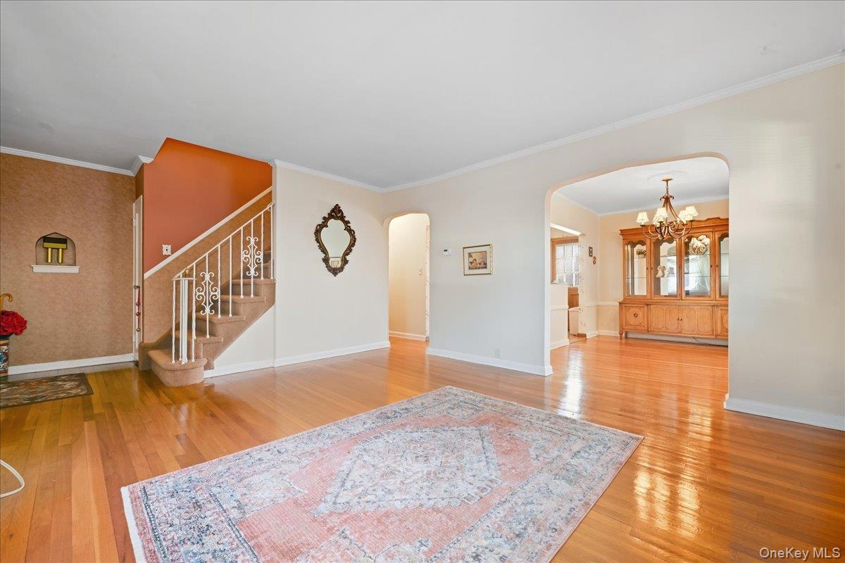 #7 photo, 38 Irving Lane, New Hyde Park , NY 11040