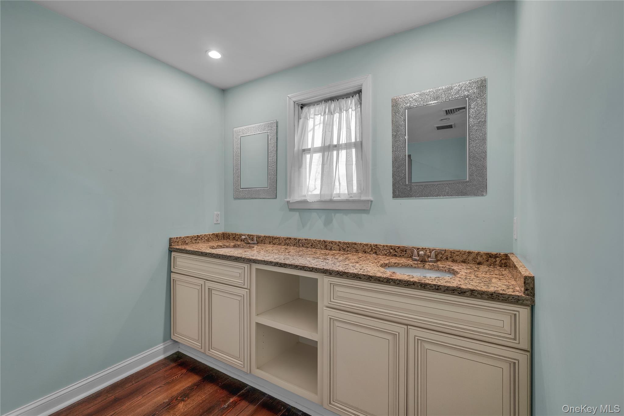 #12 photo, 498 A William Floyd Parkway, Саффолк ‖ Shirley , NY 11967