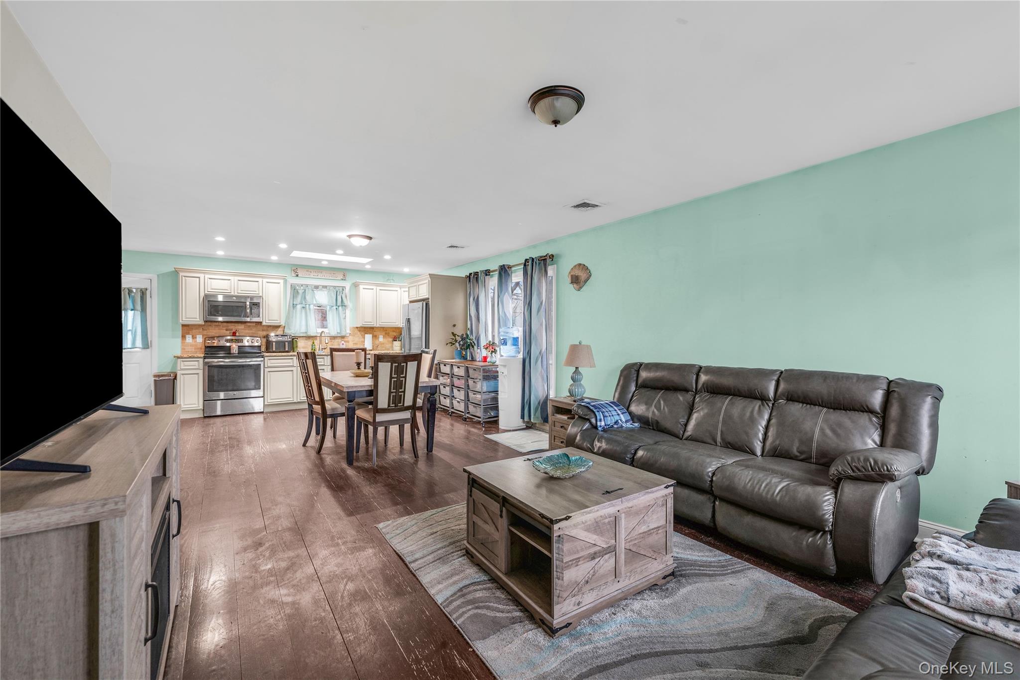 #4 photo, 498 A William Floyd Parkway, Саффолк ‖ Shirley , NY 11967