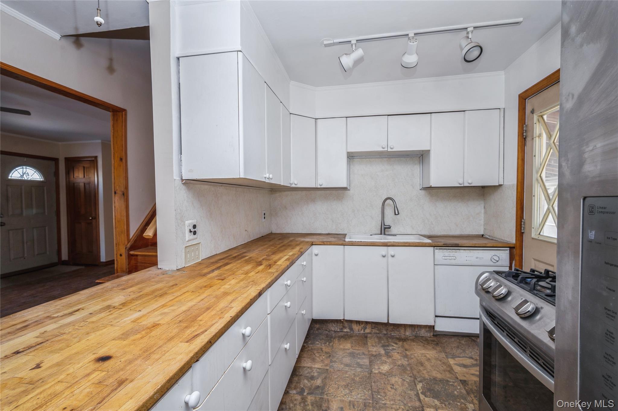 #13 photo, 54 31st Street, Copiague , NY 11726