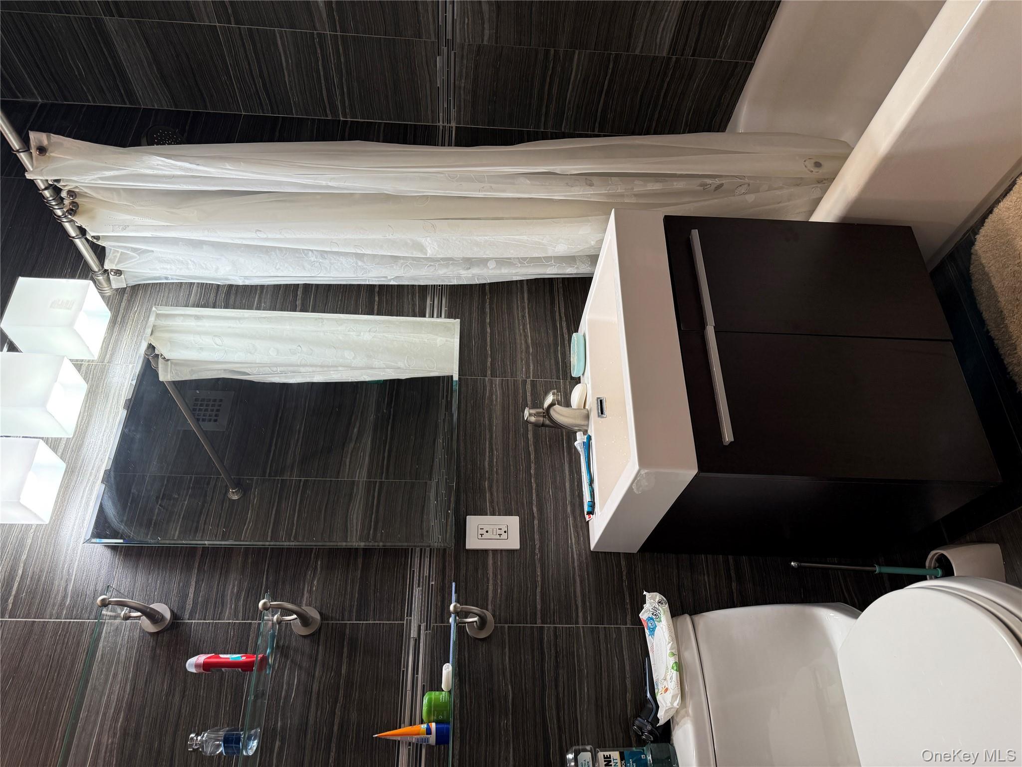 #11 photo, 61-20 Grand Central Parkway, Forest Hills , NY 11375