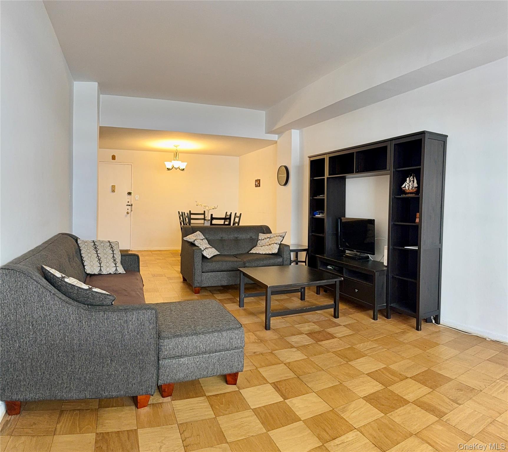 #4 photo, 61-20 Grand Central Parkway, Forest Hills , NY 11375