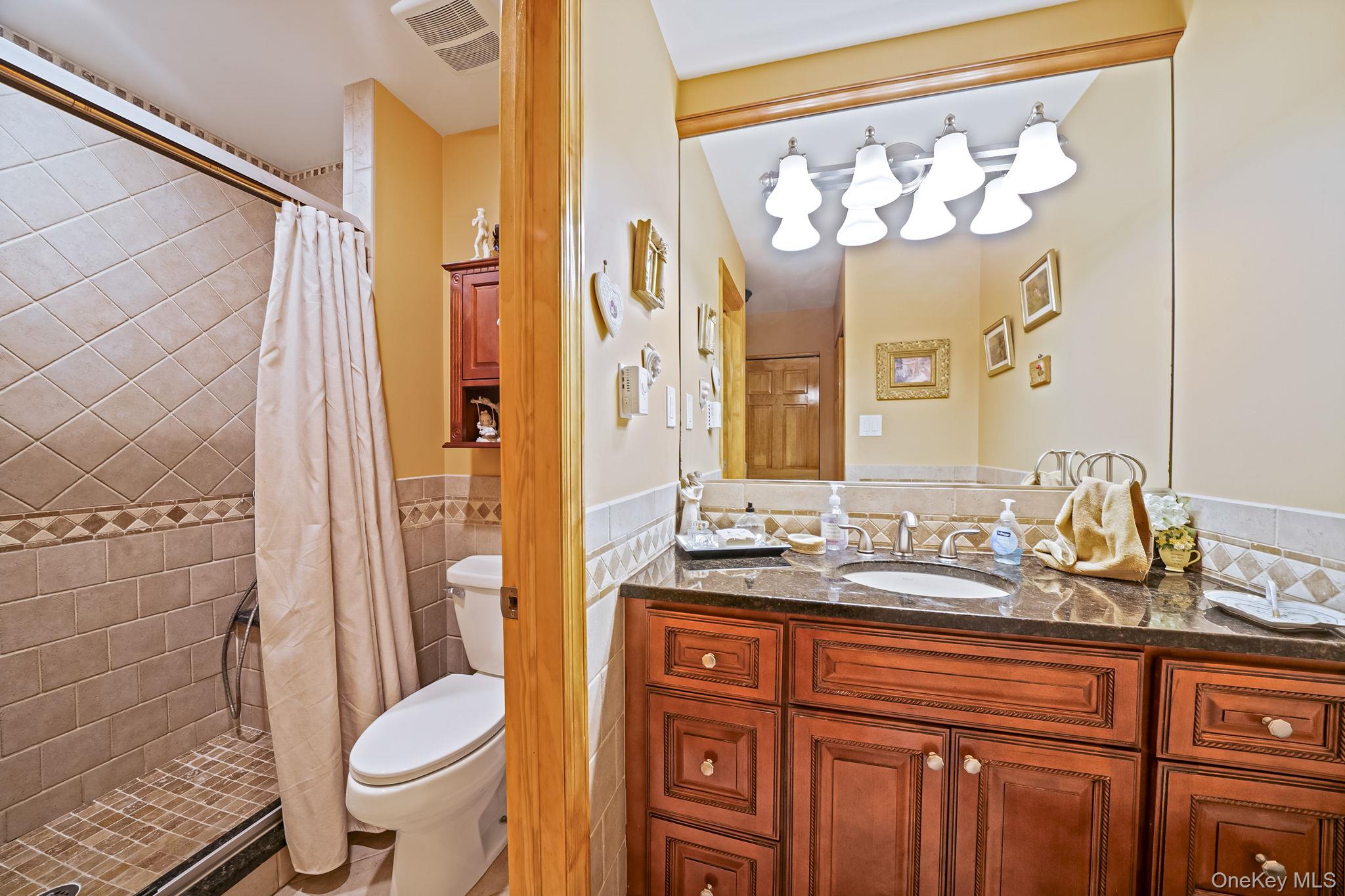 #18 photo, 1107 Cabot Court, سوفولك Saint James , NY 11780