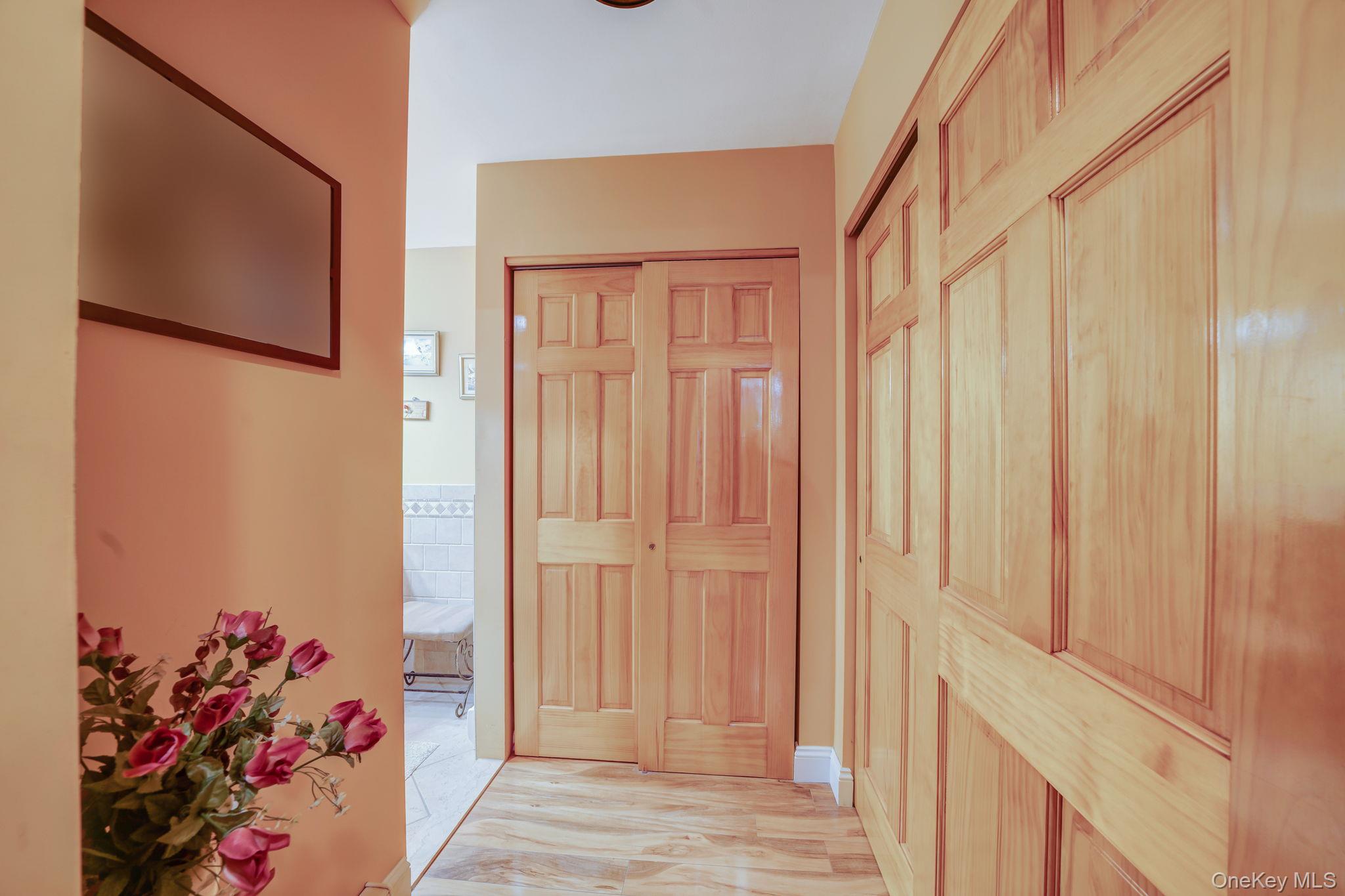 #20 photo, 1107 Cabot Court, سوفولك Saint James , NY 11780