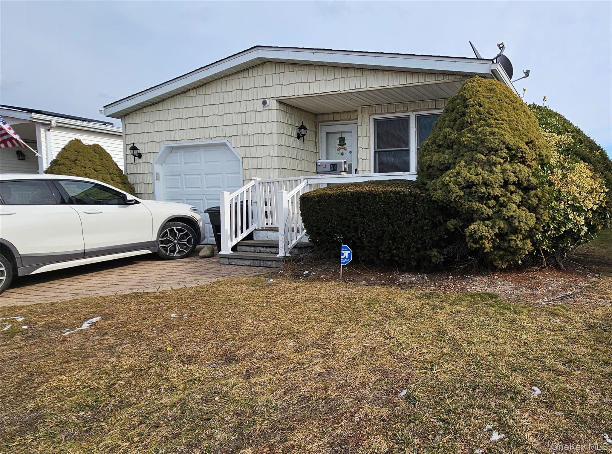 #1 photo, 54 Dogwood Lane, Manorville , NY 11949