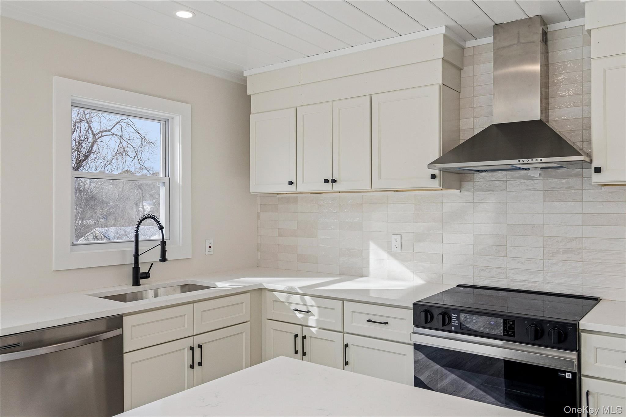 #10 photo, 911 Ostrander Avenue, Riverhead , NY 11901