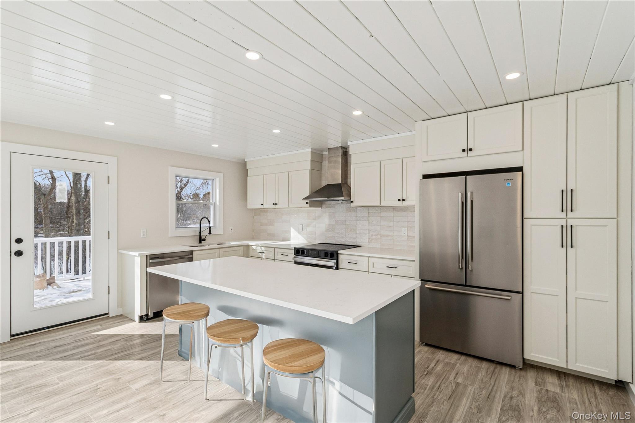 #6 photo, 911 Ostrander Avenue, Riverhead , NY 11901