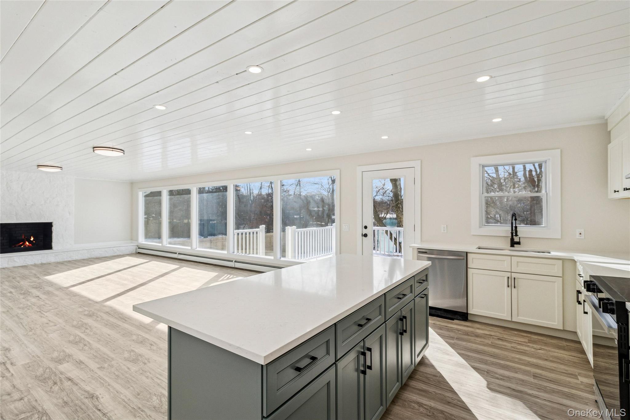 #9 photo, 911 Ostrander Avenue, Riverhead , NY 11901