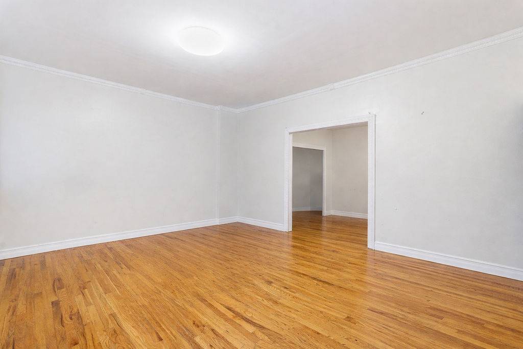 #5 photo, 87-03 95th Avenue, Ozone Park , NY 11416