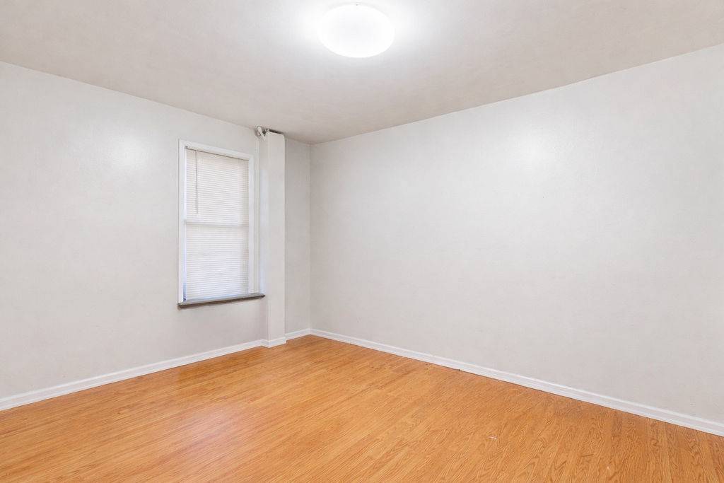 #7 photo, 87-03 95th Avenue, Ozone Park , NY 11416