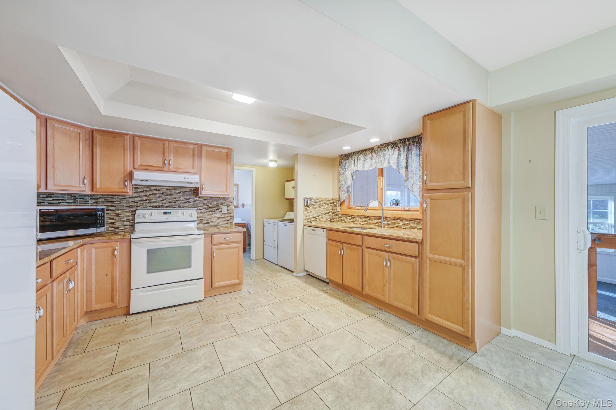 #13 photo, 139 Tarpon Avenue, Medford , NY 11763