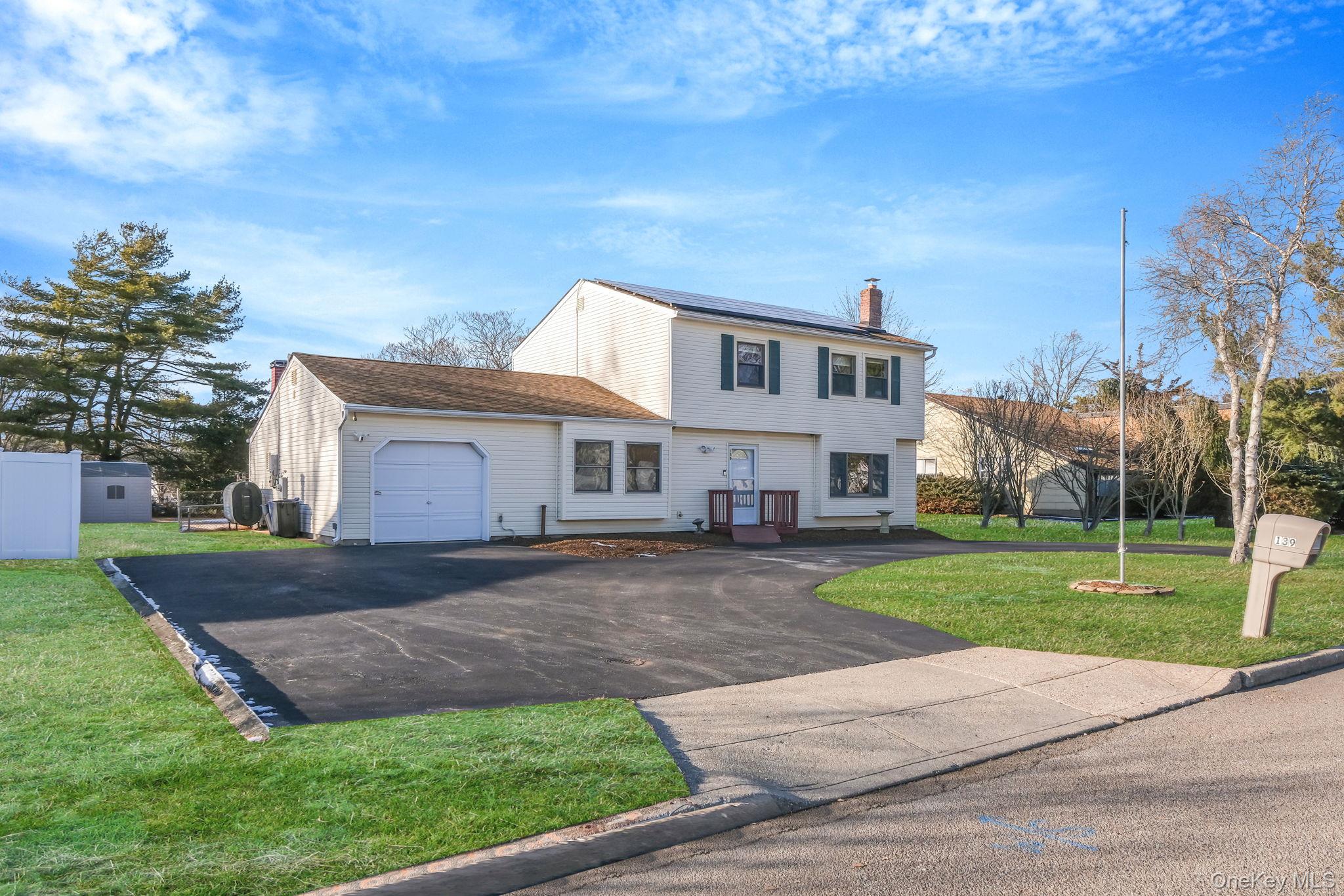 #2 photo, 139 Tarpon Avenue, Medford , NY 11763