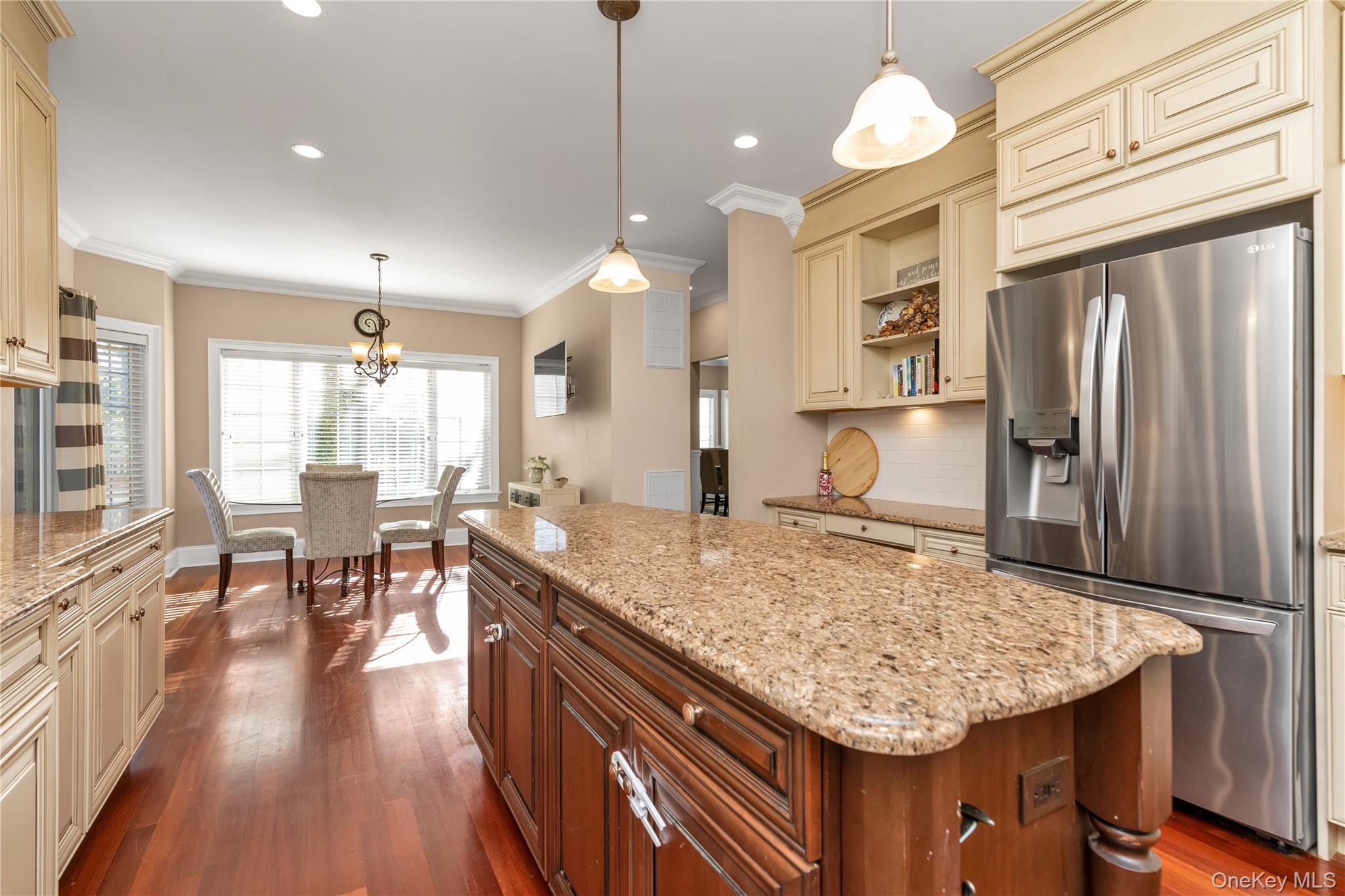 #10 photo, 115 Lincoln Avenue, Rockville Centre , NY 11570