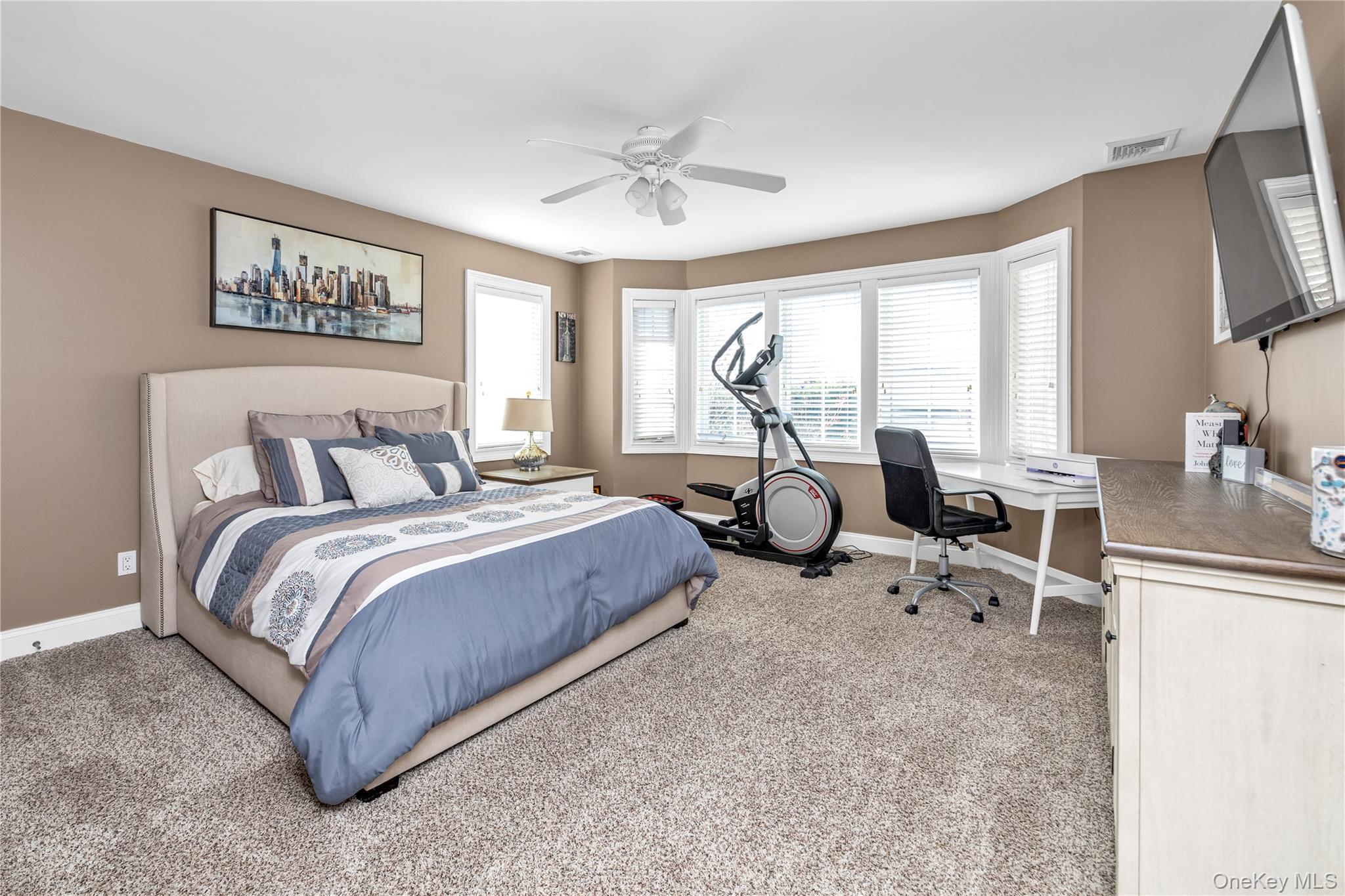 #18 photo, 115 Lincoln Avenue, Rockville Centre , NY 11570