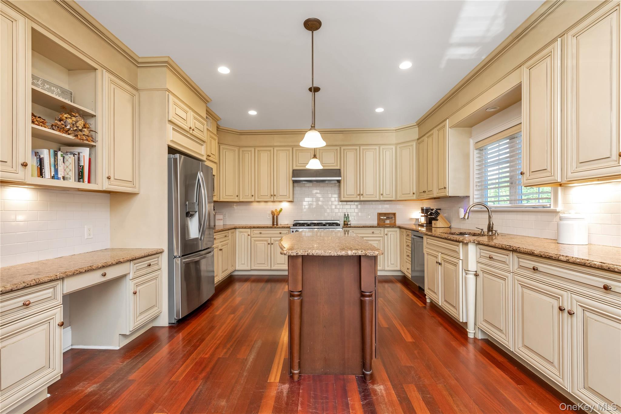 #7 photo, 115 Lincoln Avenue, Rockville Centre , NY 11570