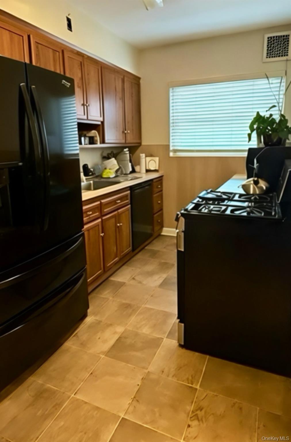 #8 photo, 7717 82nd Street, Glendale , NY 11385