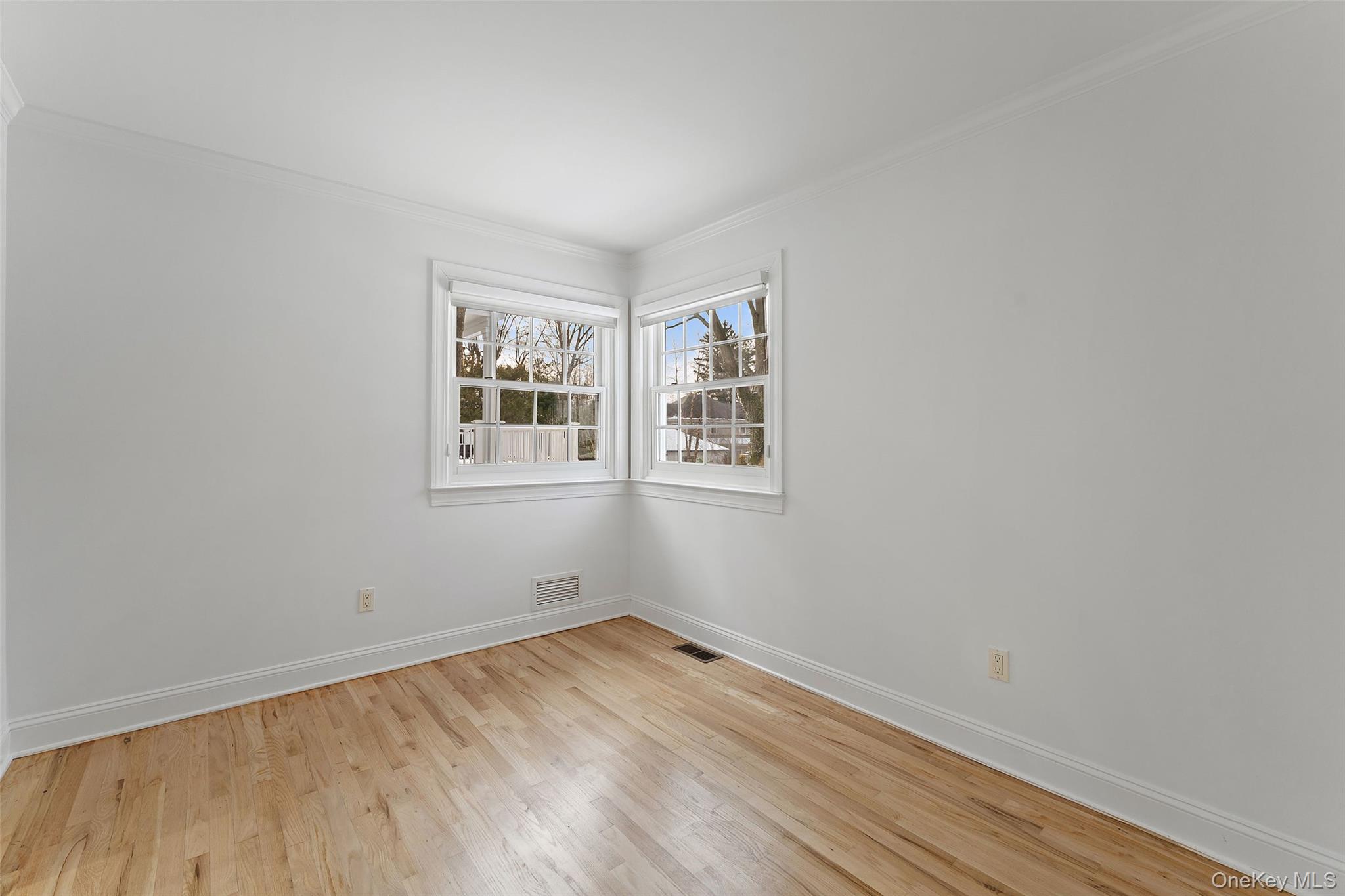 #11 photo, 14 Wakefield Road, Scarsdale , NY 10583