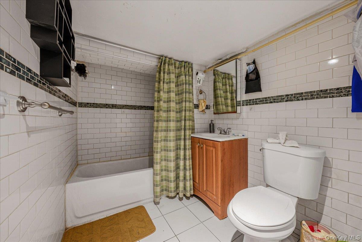 #15 photo, 2304 Glebe Avenue, Bronx , NY 10462