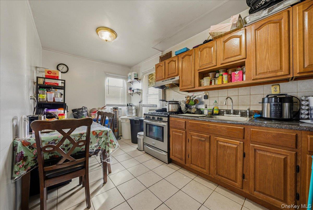 #19 photo, 2304 Glebe Avenue, Bronx , NY 10462