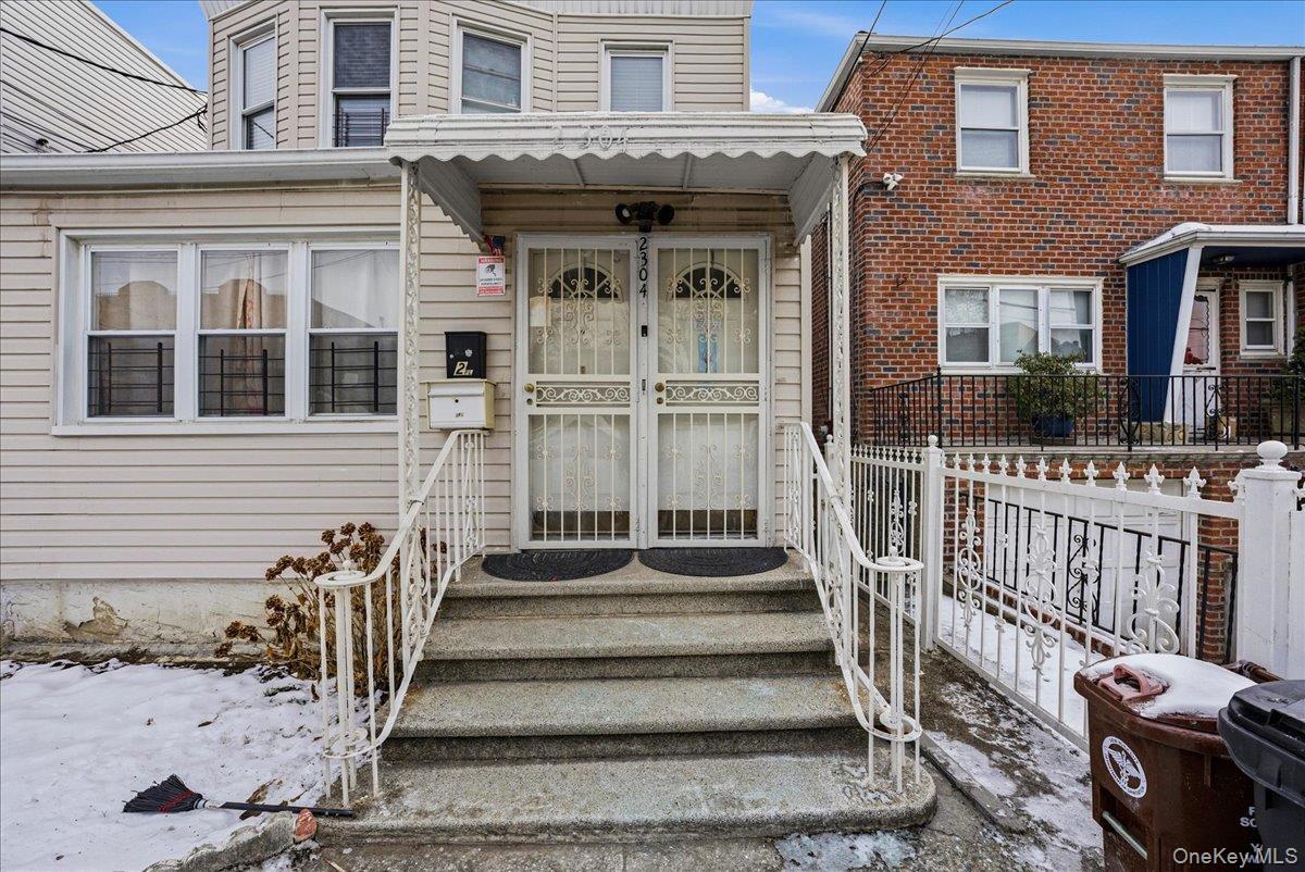 #2 photo, 2304 Glebe Avenue, Bronx , NY 10462