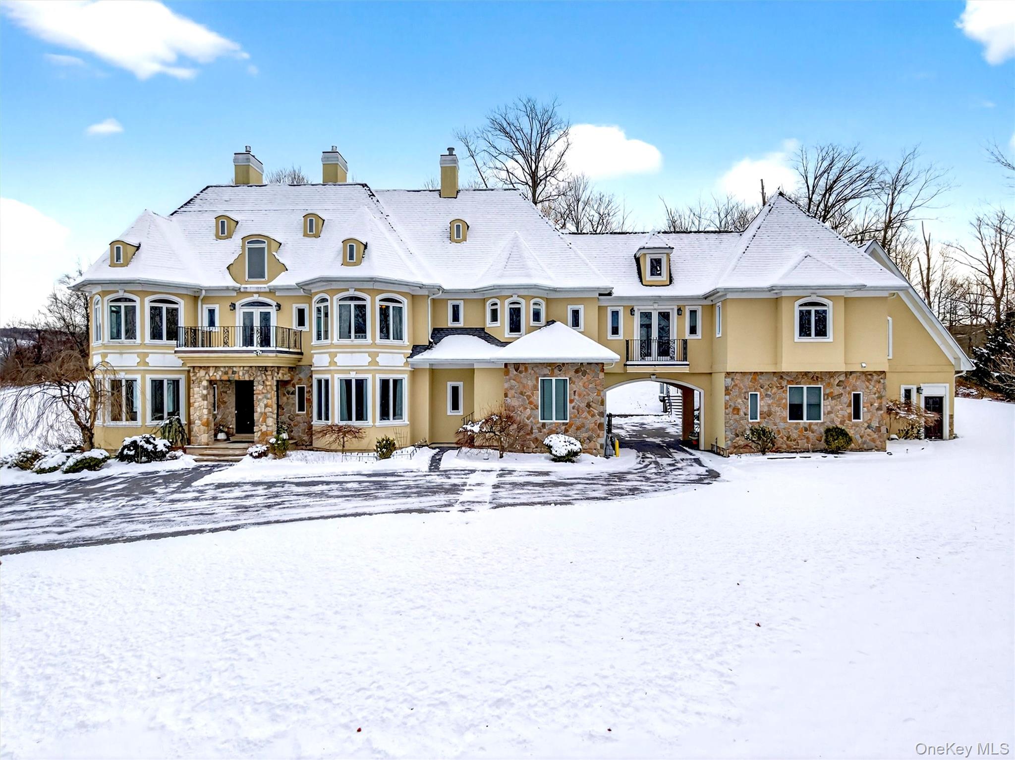 #1 photo, 35 Balmoral Court, Harriman , NY 10926