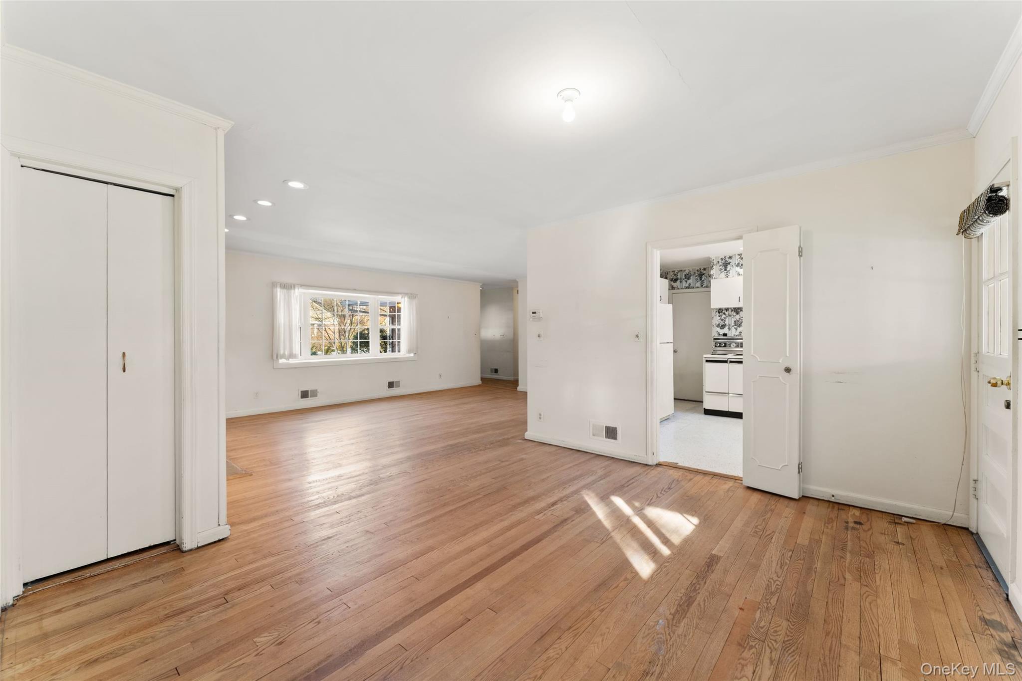 #4 photo, 67 Atherstone Road, Scarsdale , NY 10583