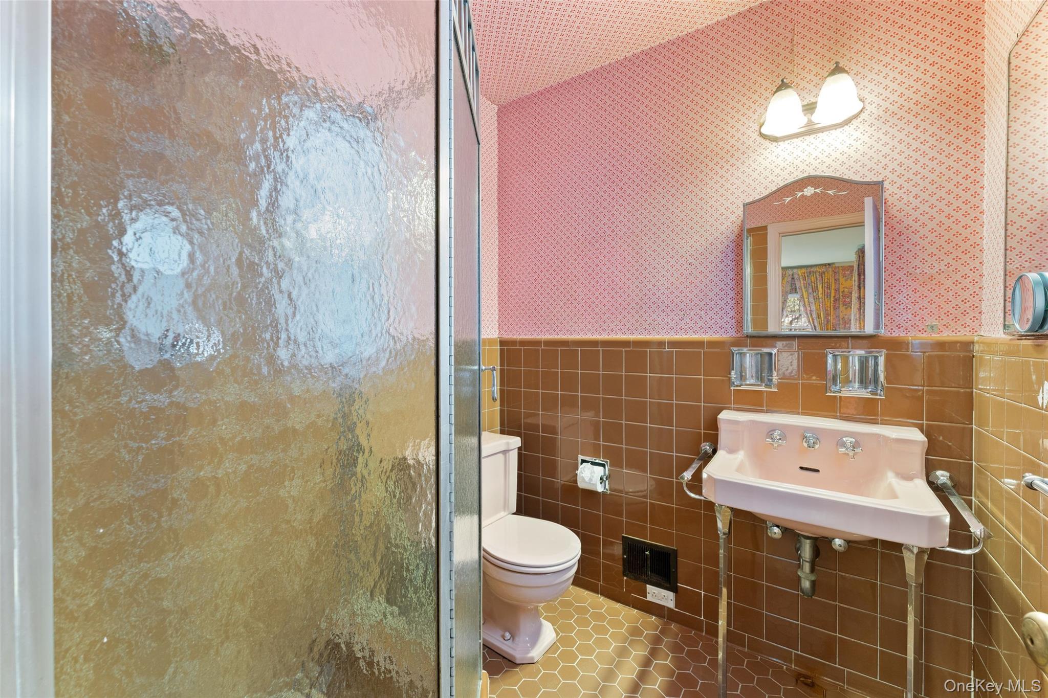 #8 photo, 67 Atherstone Road, Scarsdale , NY 10583