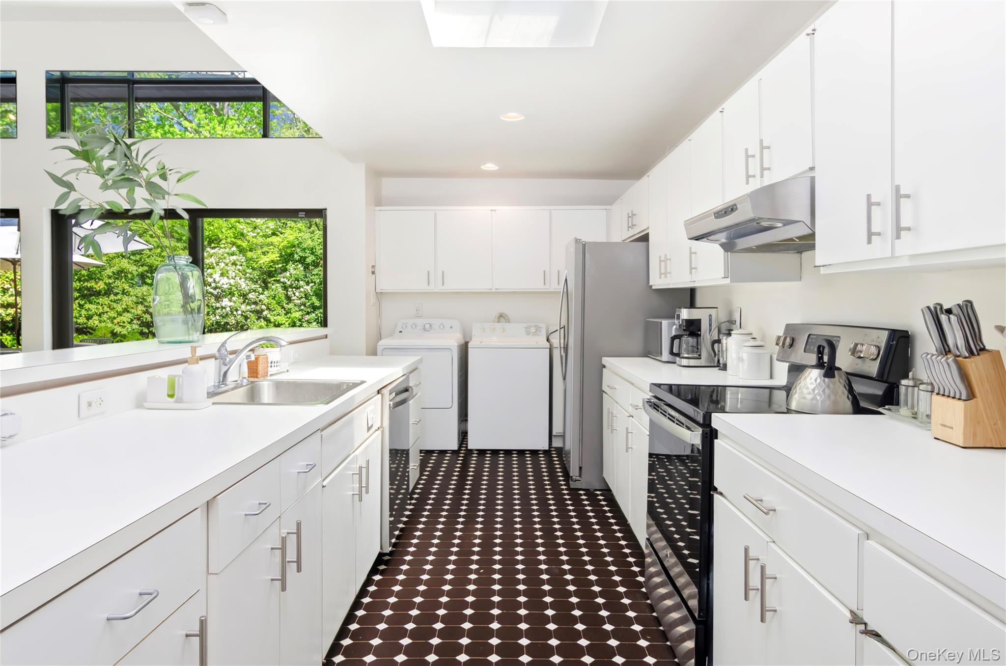 #8 photo, 24 N Quarter Road, Westhampton , NY 11977