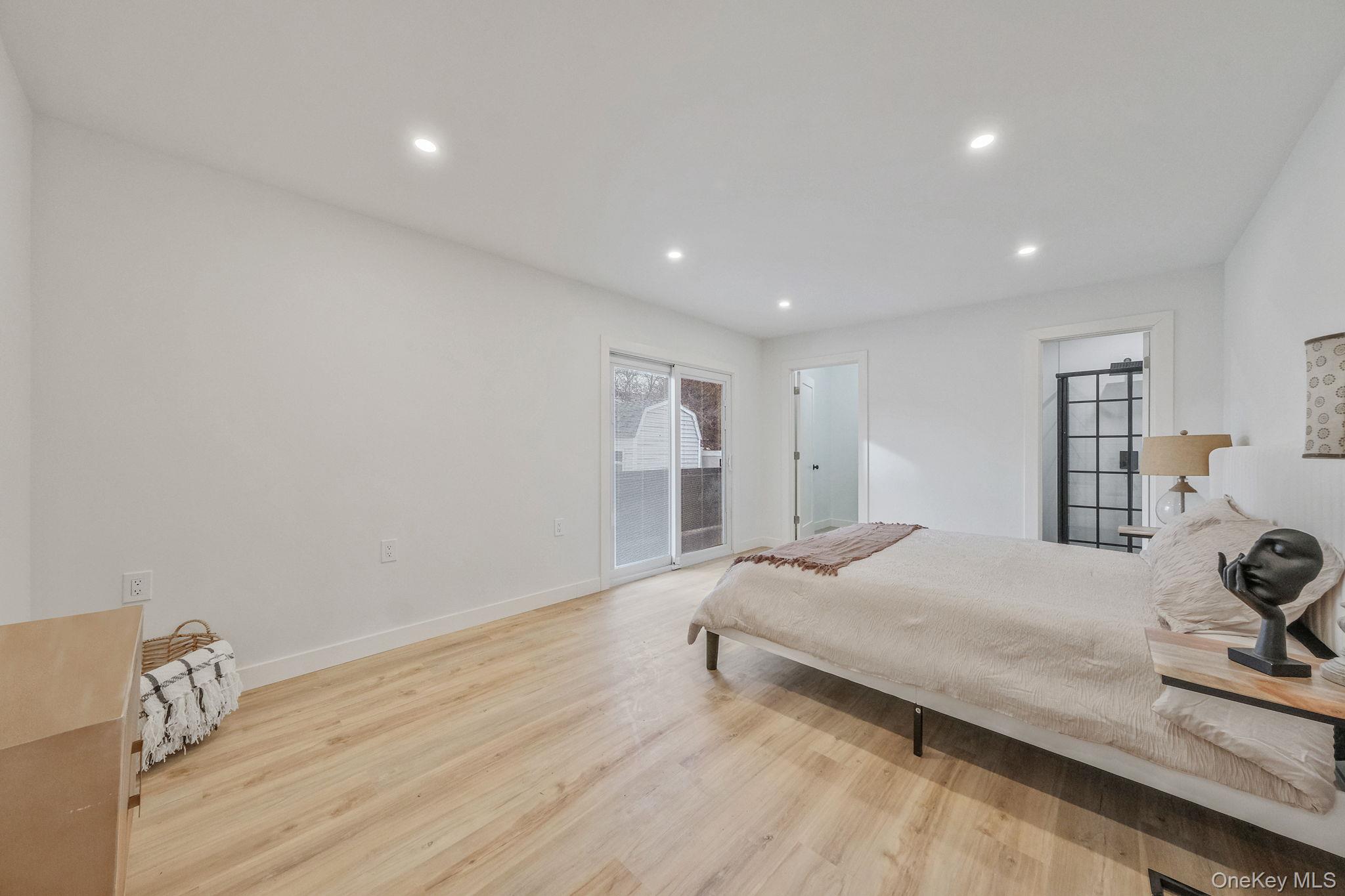 #15 photo, 73 Midwood Avenue, Farmingdale , NY 11735