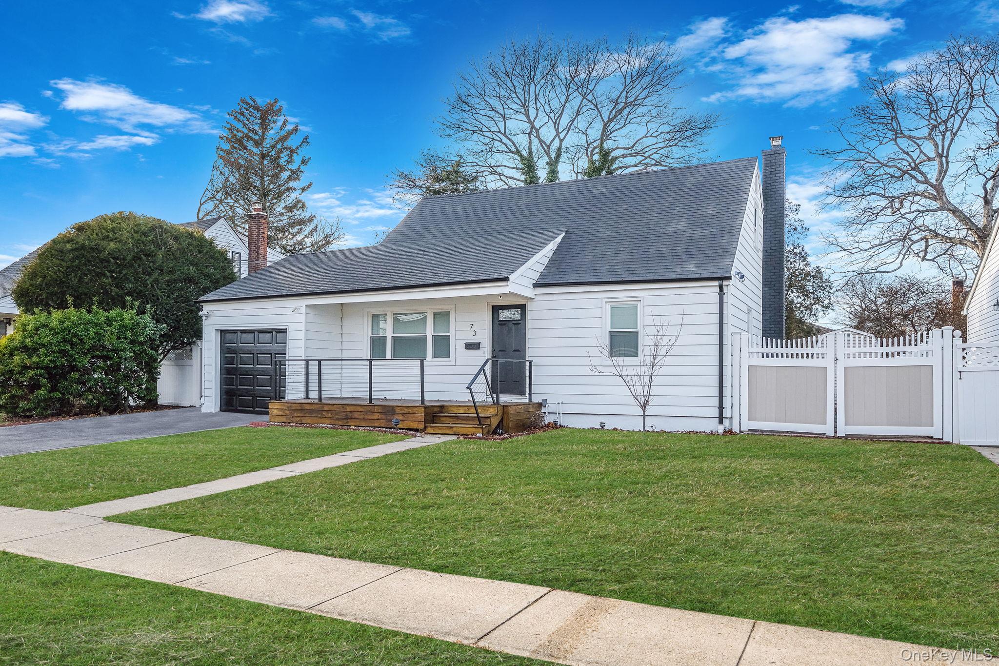 #2 photo, 73 Midwood Avenue, Farmingdale , NY 11735