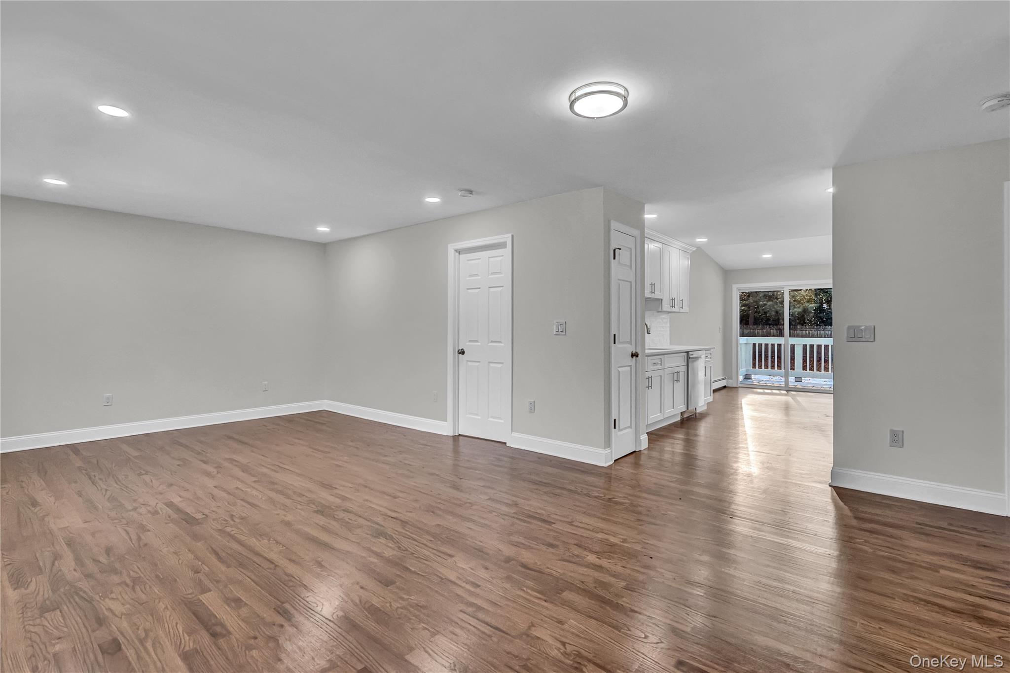 #5 photo, 61 Circle Drive, East Northport , NY 11731