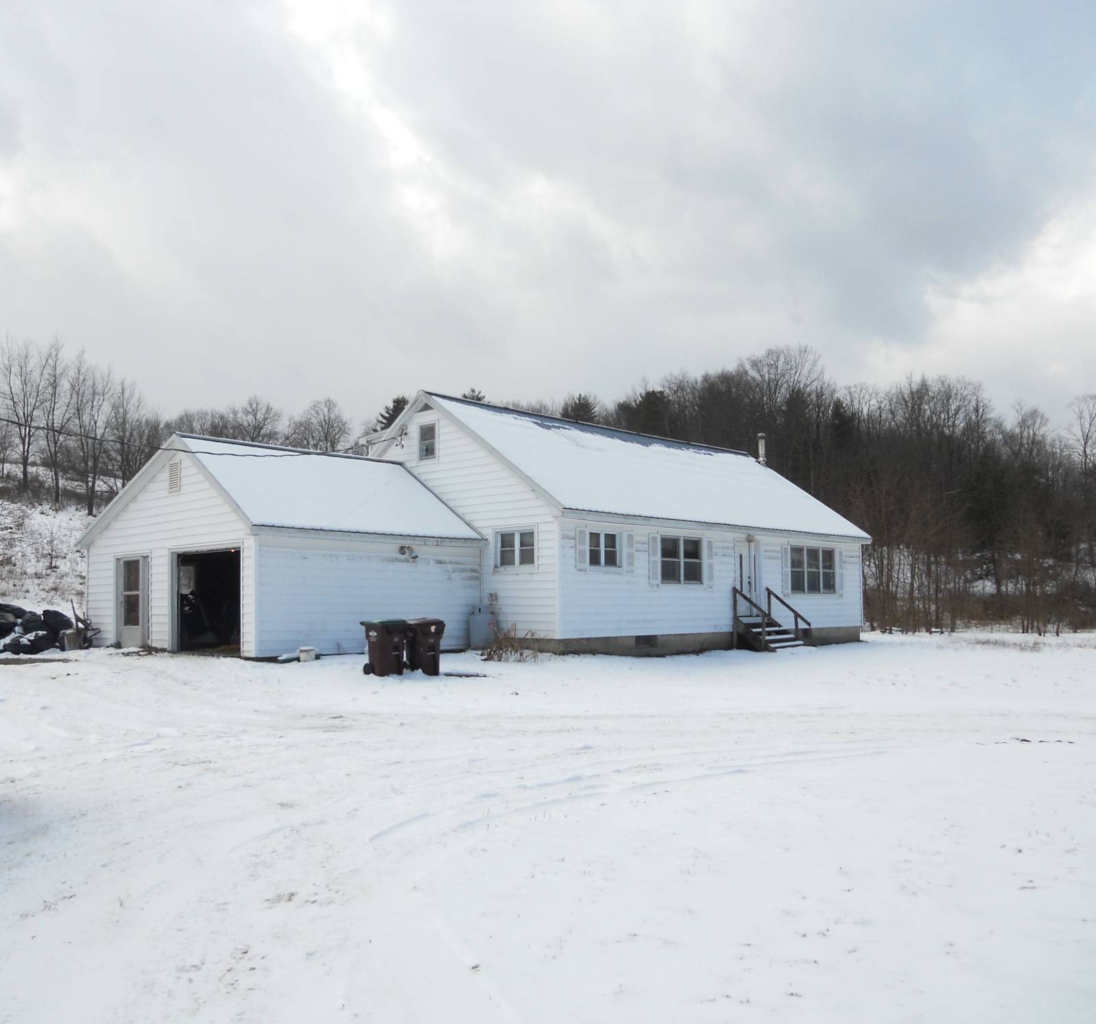 #3 photo, 90 Tomhannock Rd, Valley Falls , NY 12185