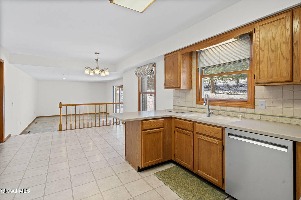 #16 photo, 14 Redwood Drive, Glenville , NY 12302