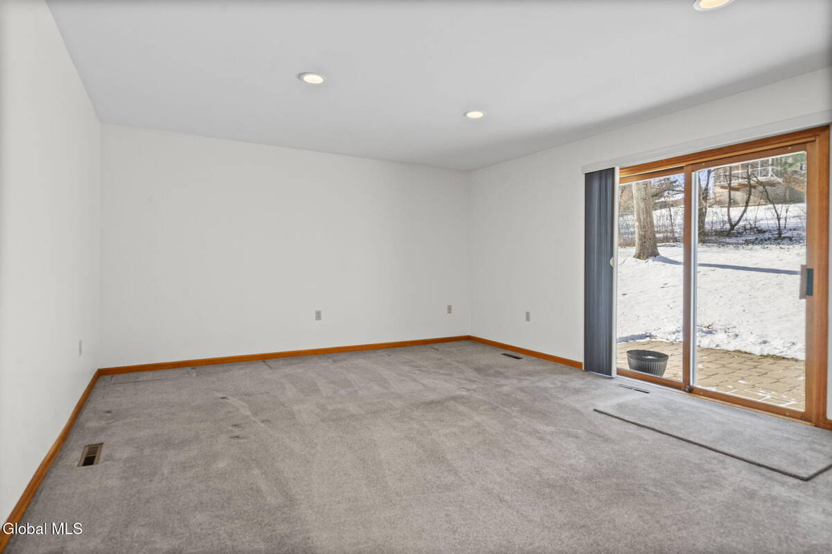 #21 photo, 14 Redwood Drive, Glenville , NY 12302